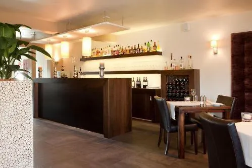 - Restaurant Lakerhof Ohé en Laak